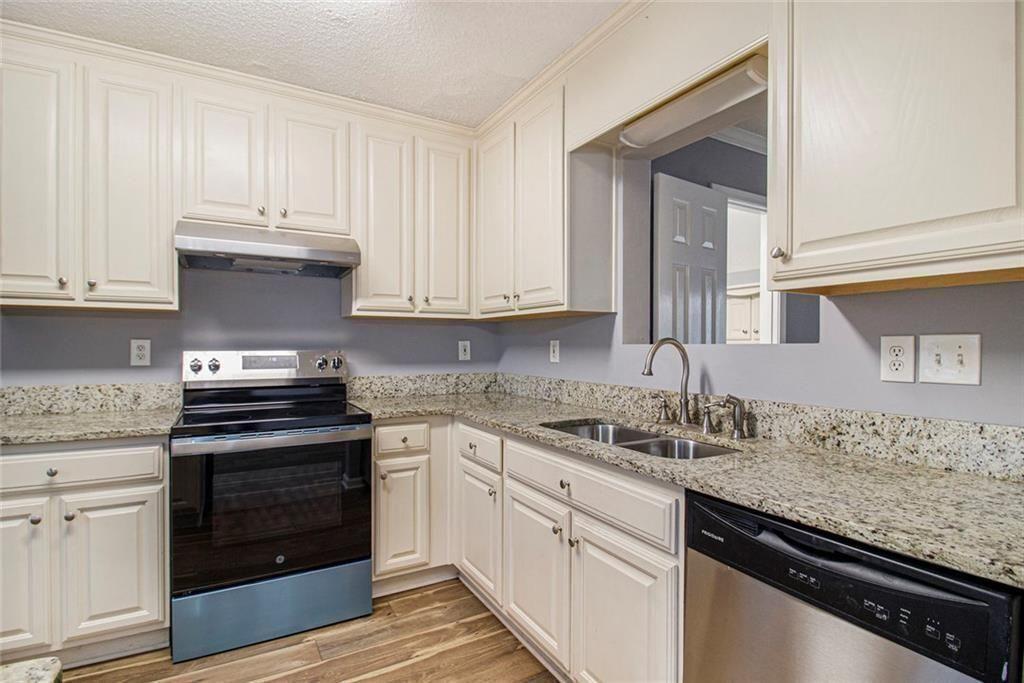 2 Chastain Circle Newnan, GA 30263 - Photo 4 of 10