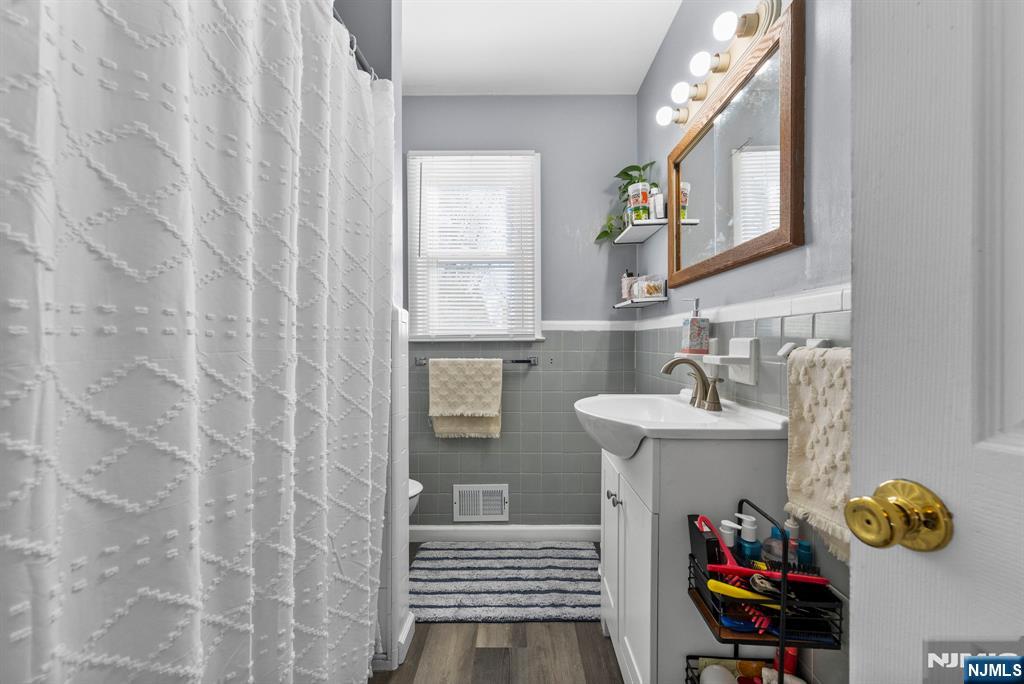 77 Riverside Drive Denville, NJ 07834 - Photo 10 of 20