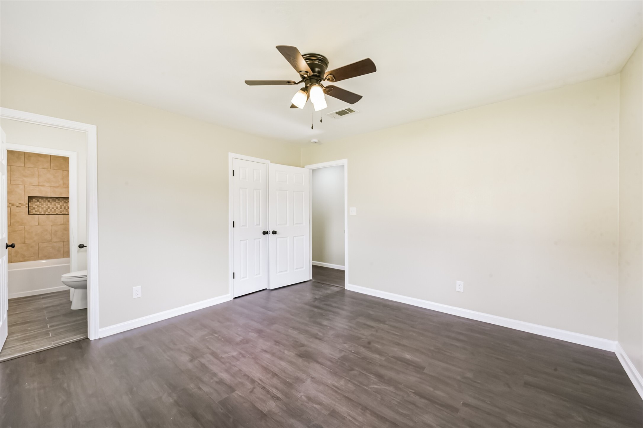 2390 Sarah Street Beaumont, TX 77705 - Photo 15 of 42