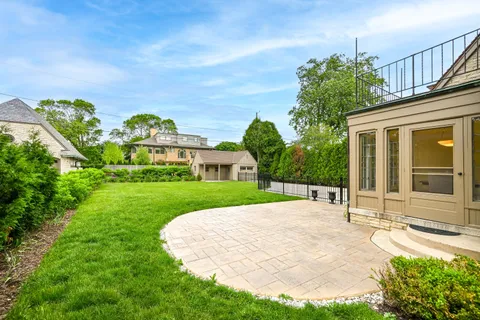 $1,395,000 | 3445 North Lake Drive, Milwaukee, WI 53211