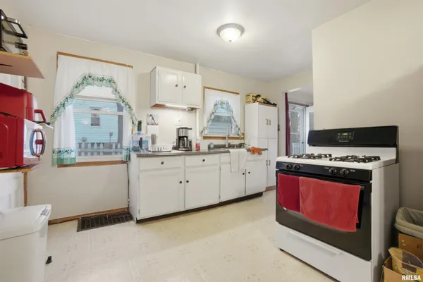 $137,499 | 5312 North Montclair Avenue, Peoria, IL 61614