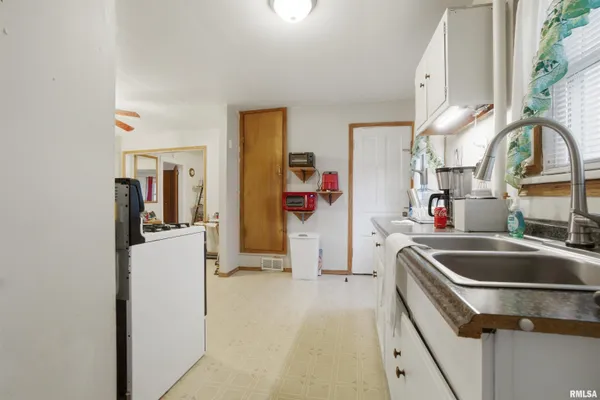 $137,499 | 5312 North Montclair Avenue, Peoria, IL 61614