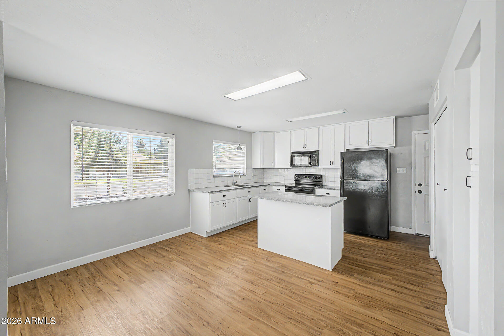 5938 West Ocotillo Road Glendale, AZ 85301 - Photo 7 of 19