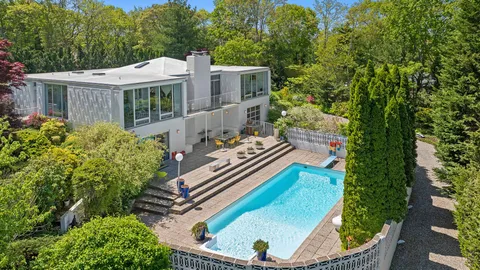 $5,995,000 | 31 Carver Street, Sag Harbor Village, NY 11963