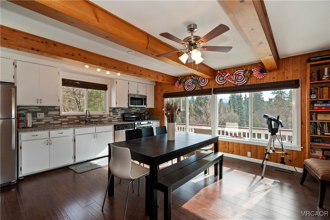 39676 Oakglen Road Fawnskin, CA 92333 - Photo 9 of 36