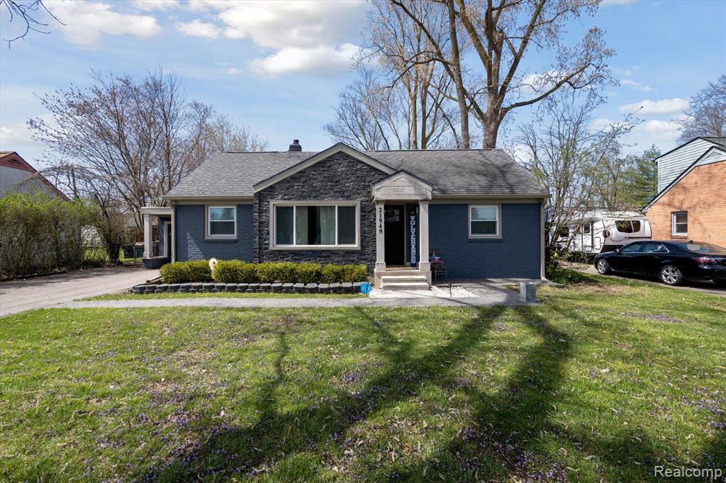 21949 Middlebelt Road Farmington Hills, MI 48336 - Photo 3 of 42