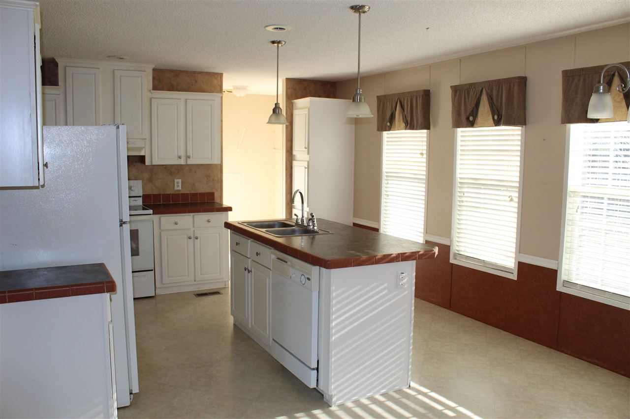 15629 Pecan View Drive Loxley, AL 36551 - Photo 12 of 19 Kitchen