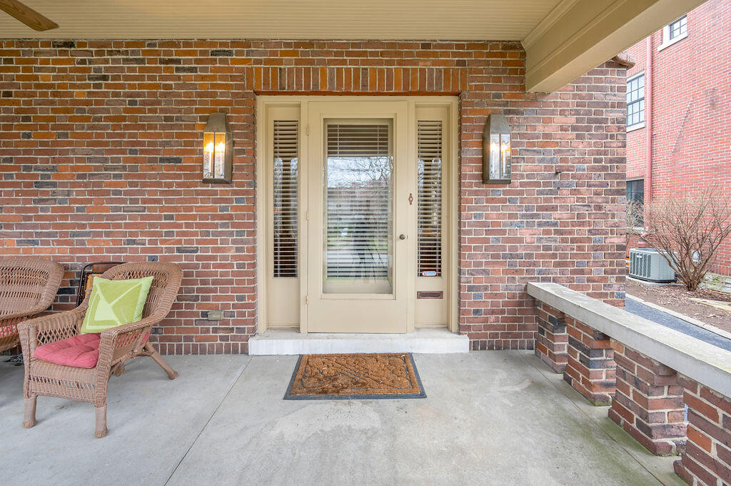 232 Woodspoint Road Lexington, KY 40502 - Photo 4 of 49 TDB_1885