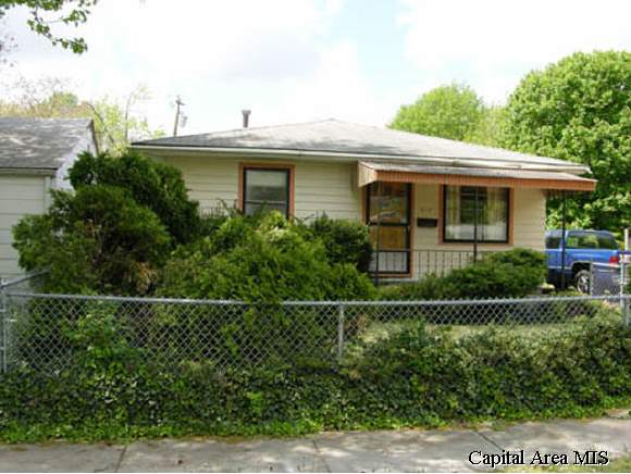 2113 Wirt Avenue Springfield, IL 62703 - Photo 1 of 8 Gallery Image 1