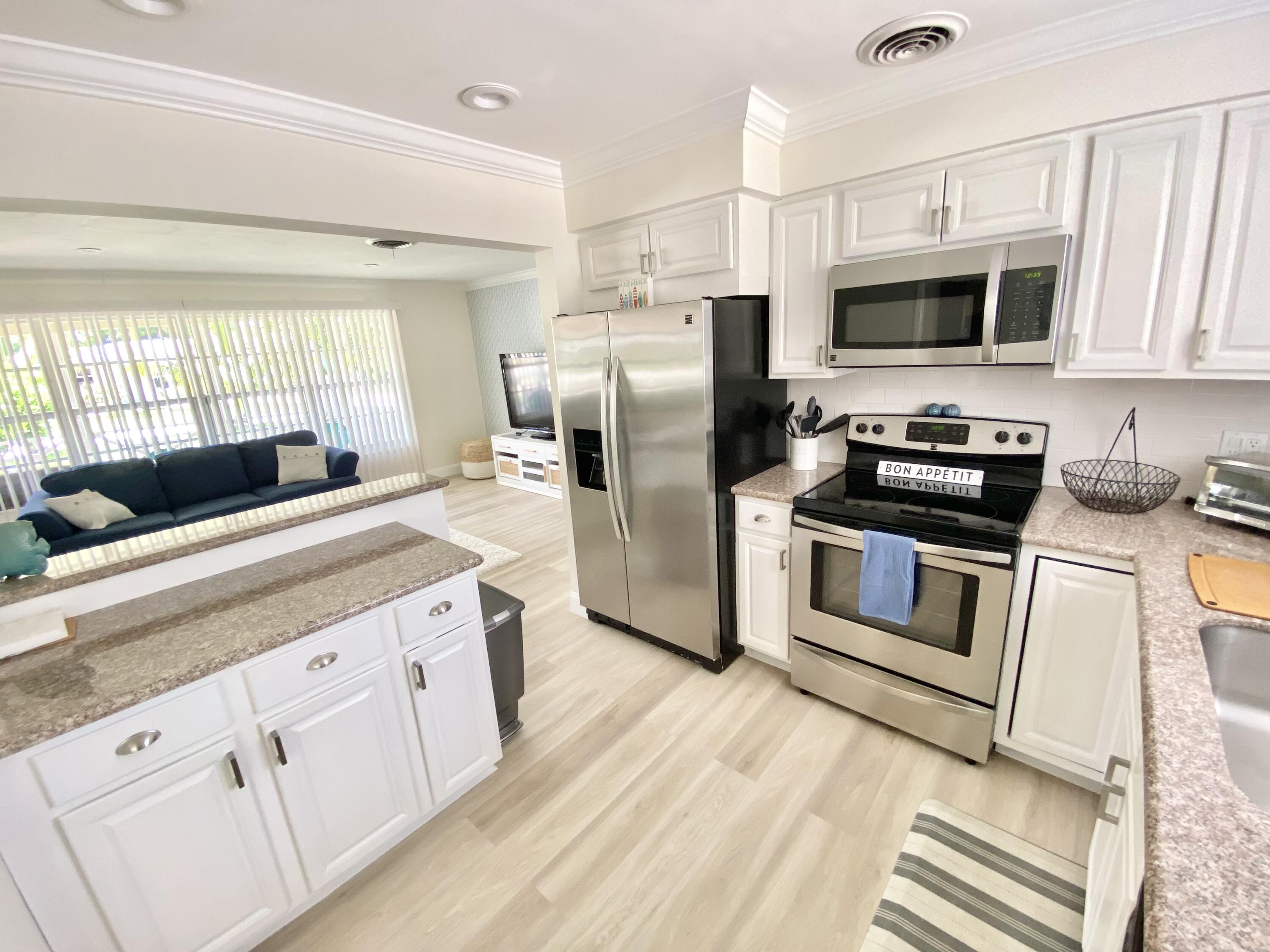 2360 Northeast 4th Avenue Boca Raton, FL 33431 - Photo 17 of 43 IMG_5186