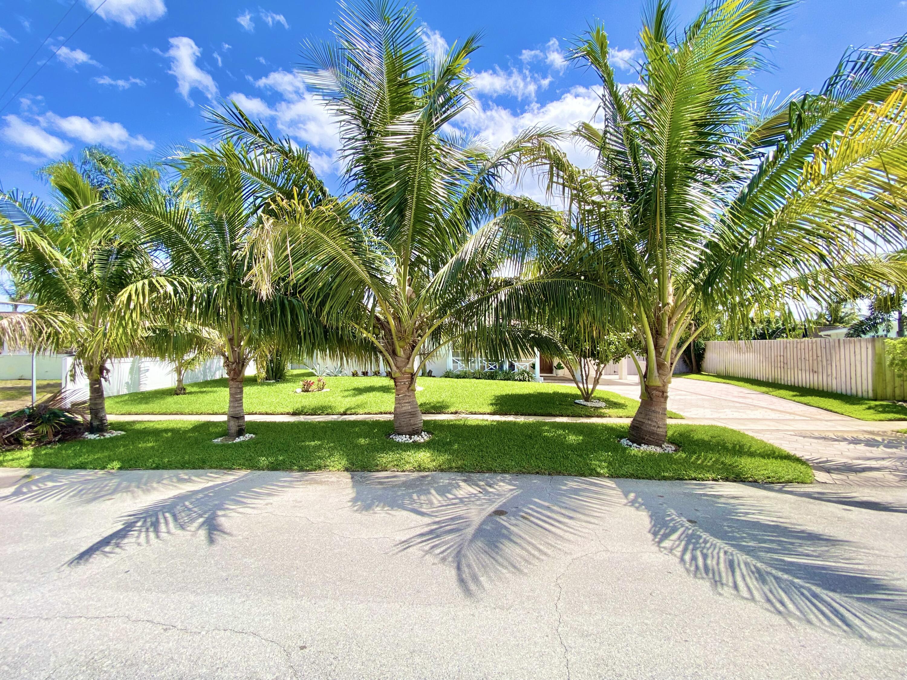 2360 Northeast 4th Avenue Boca Raton, FL 33431 - Photo 3 of 43 IMG_0465