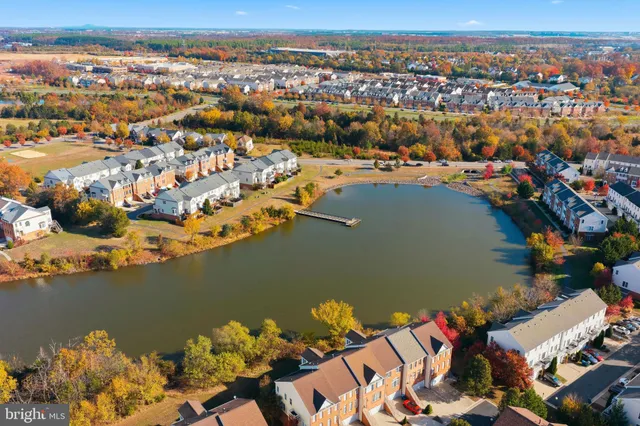 an ocean view with lake view