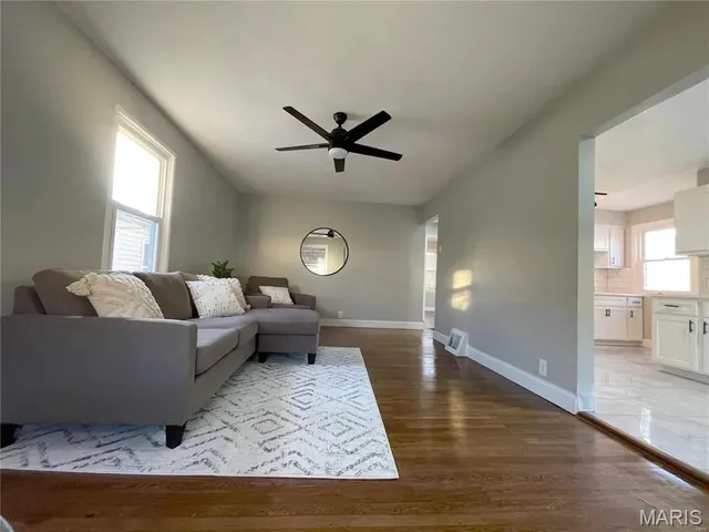 $1,795 | 1349 Kraft Street, St. Louis, MO 63139