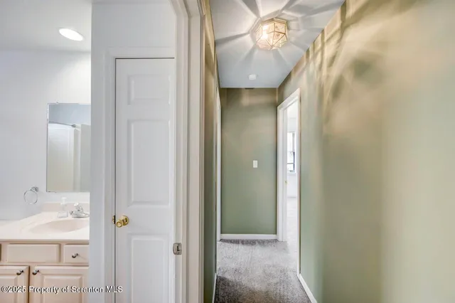 $1,500 | 28 Robin Lane, Gouldsboro, PA 18424