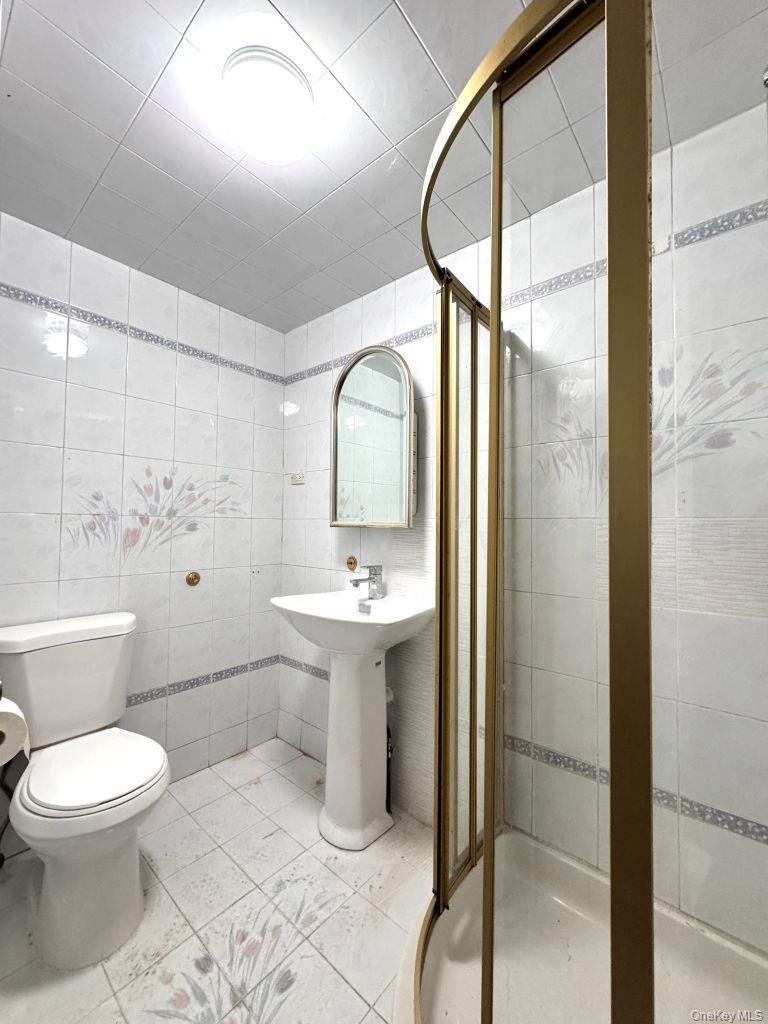 560 Taxter Road Elmsford, NY 10523 - Photo 15 of 39