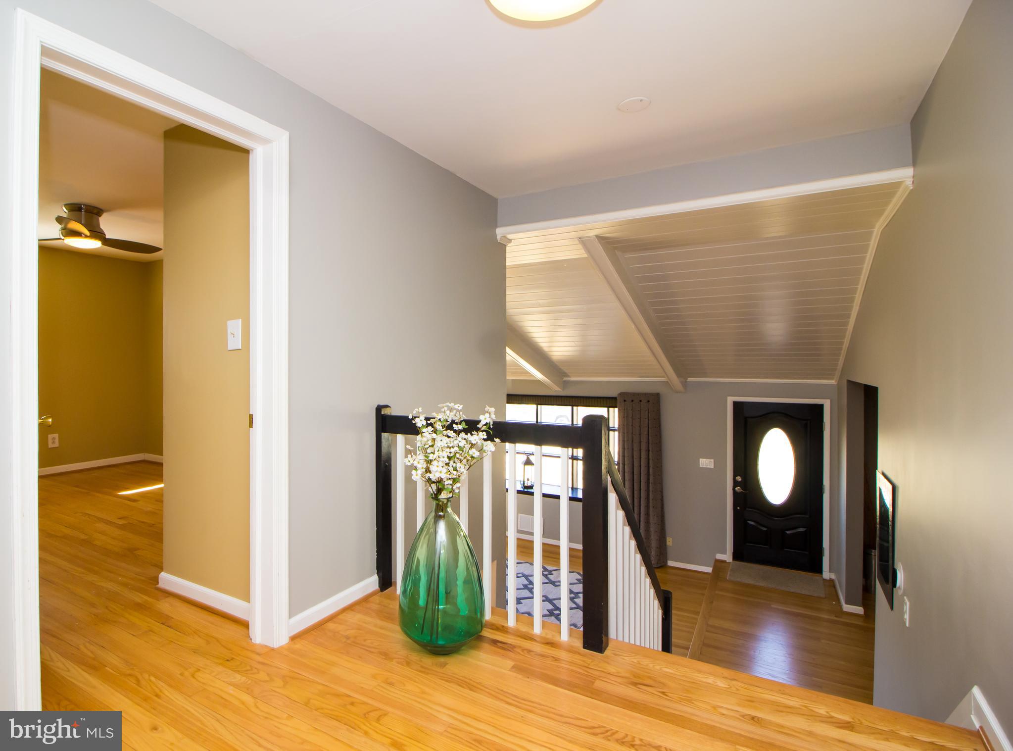 4206 Darleigh Road Nottingham, MD 21236 - Photo 26 of 50 Top floor hallway