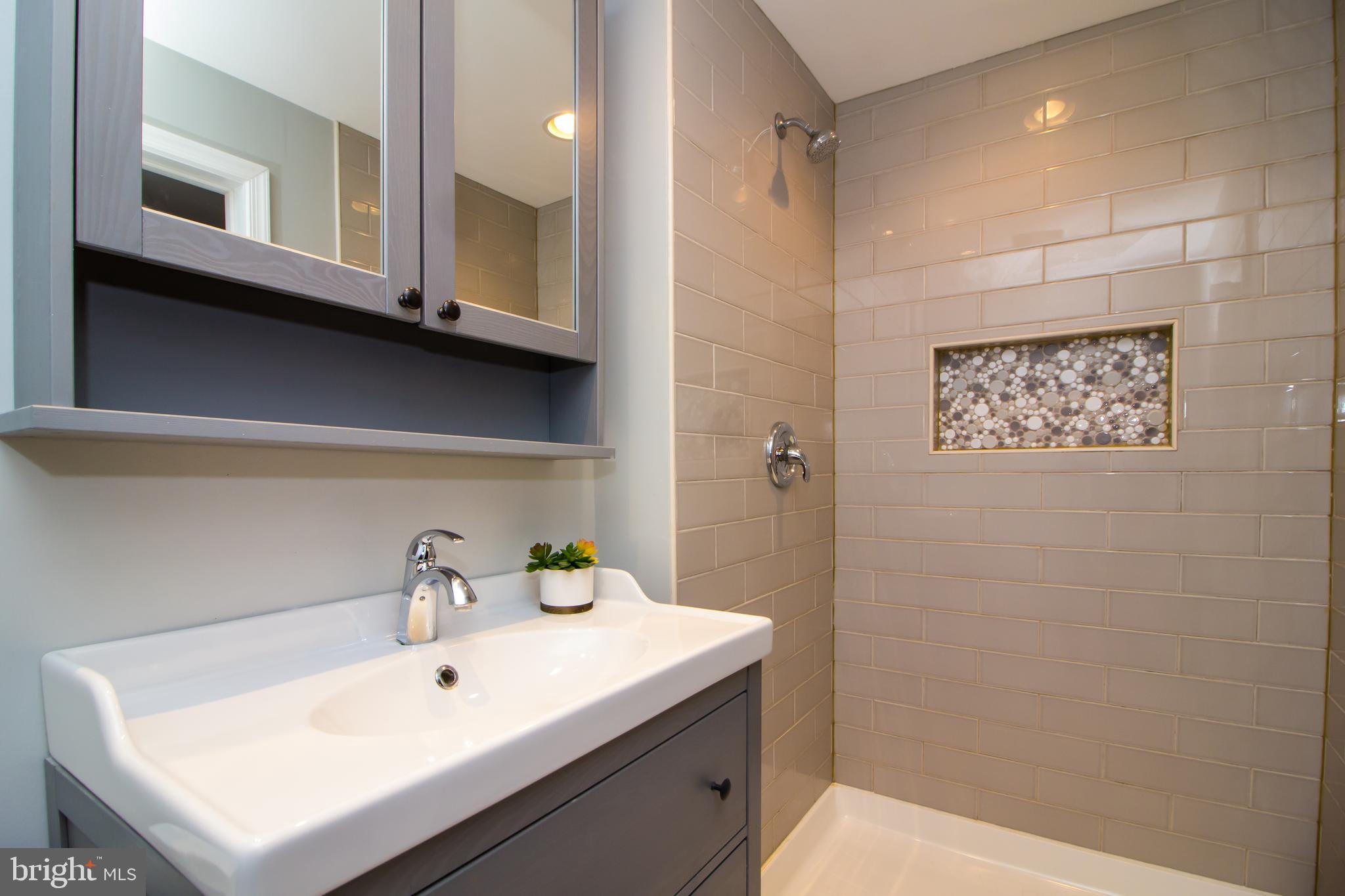 4206 Darleigh Road Nottingham, MD 21236 - Photo 29 of 50 Hall bath