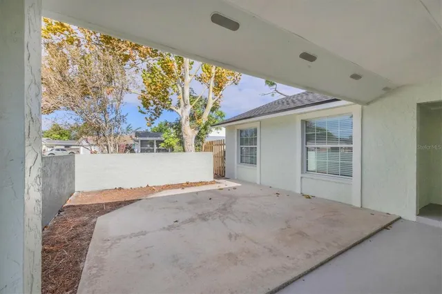 a view of livingroom with an outdoor space
