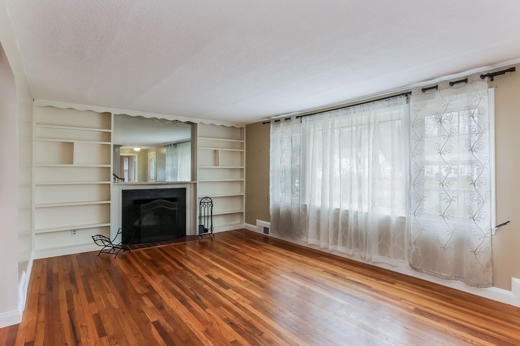 132 Laurel Road West Springfield, MA 01089 - Photo 16 of 38 Gallery Image 16