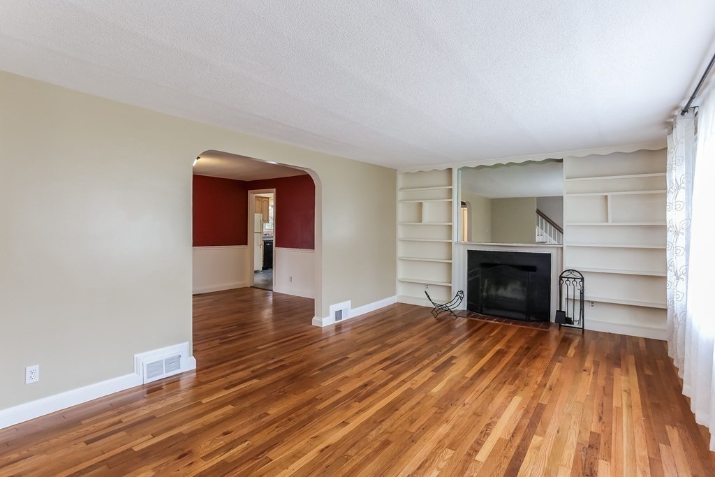 132 Laurel Road West Springfield, MA 01089 - Photo 17 of 38 Gallery Image 17
