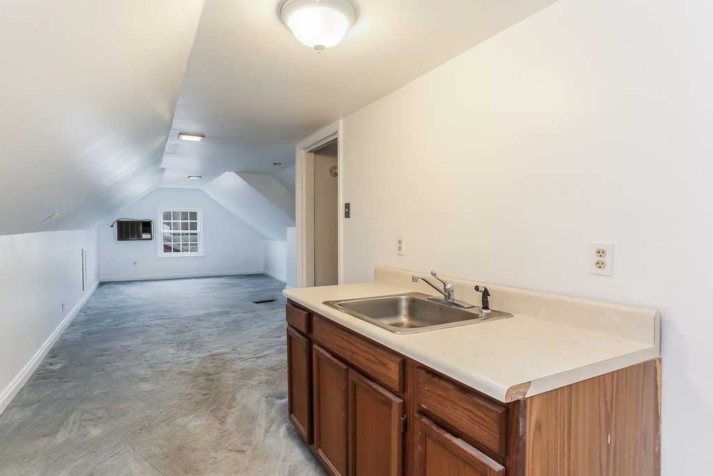 132 Laurel Road West Springfield, MA 01089 - Photo 29 of 38 Gallery Image 29