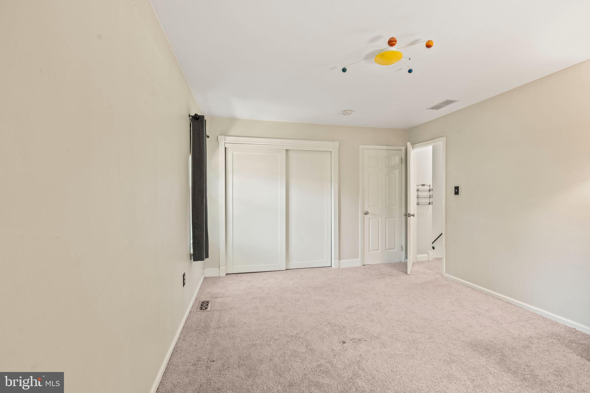 3 Spring Lake Court Sewell, NJ 08080 - Photo 19 of 36 Spacious room with modern design potential.