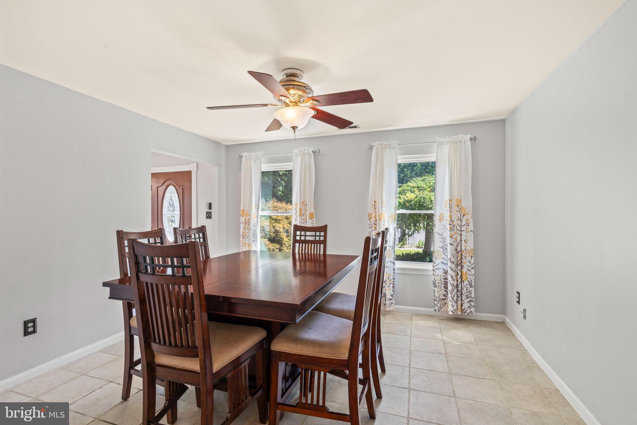 3 Spring Lake Court Sewell, NJ 08080 - Photo 5 of 36 Bright dining space with natural light.