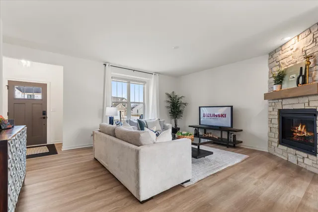 $531,900 | 2707 Mapleton Avenue, East Troy, WI 53120