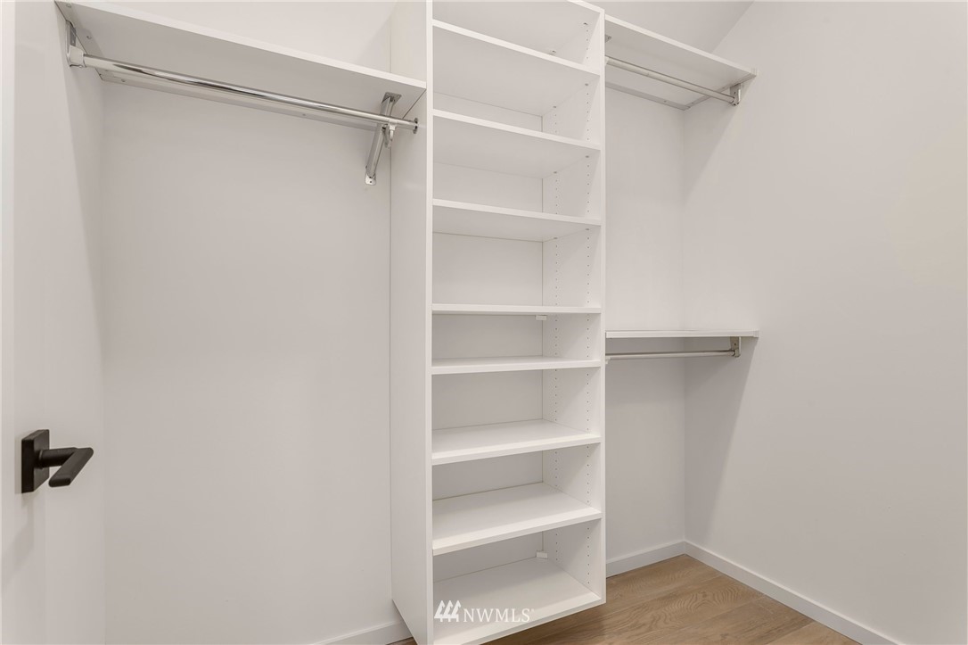 411 Northeast 80th Street Seattle, WA 98115 - Photo 11 of 15