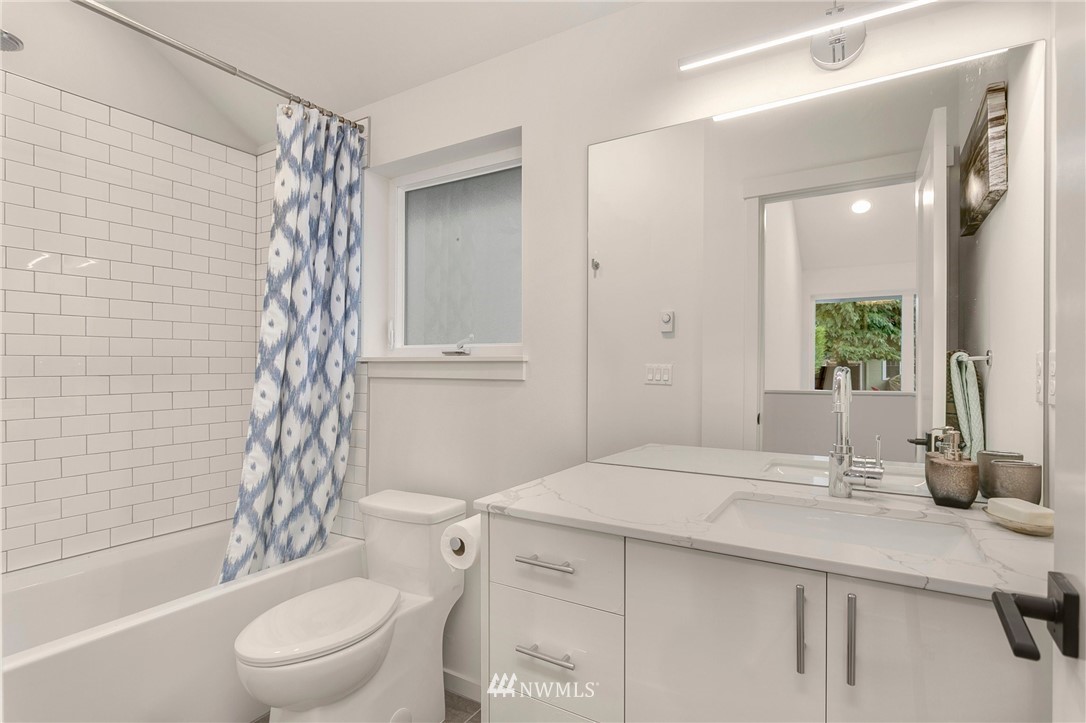 411 Northeast 80th Street Seattle, WA 98115 - Photo 12 of 15