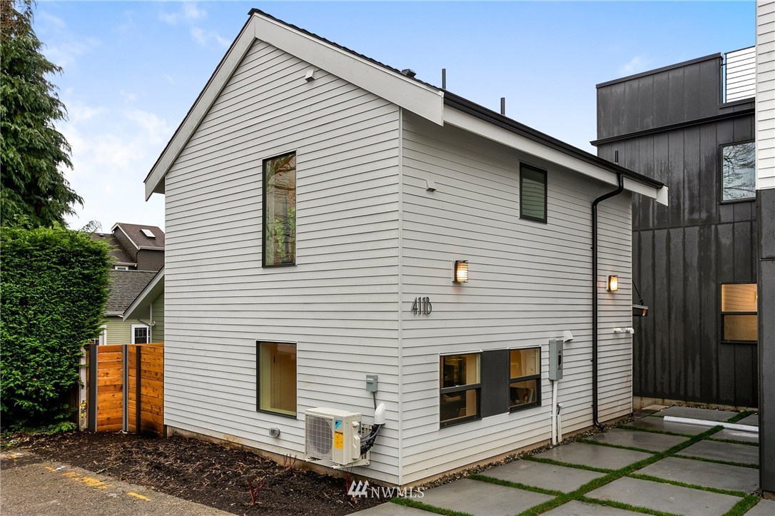 411 Northeast 80th Street Seattle, WA 98115 - Photo 14 of 15