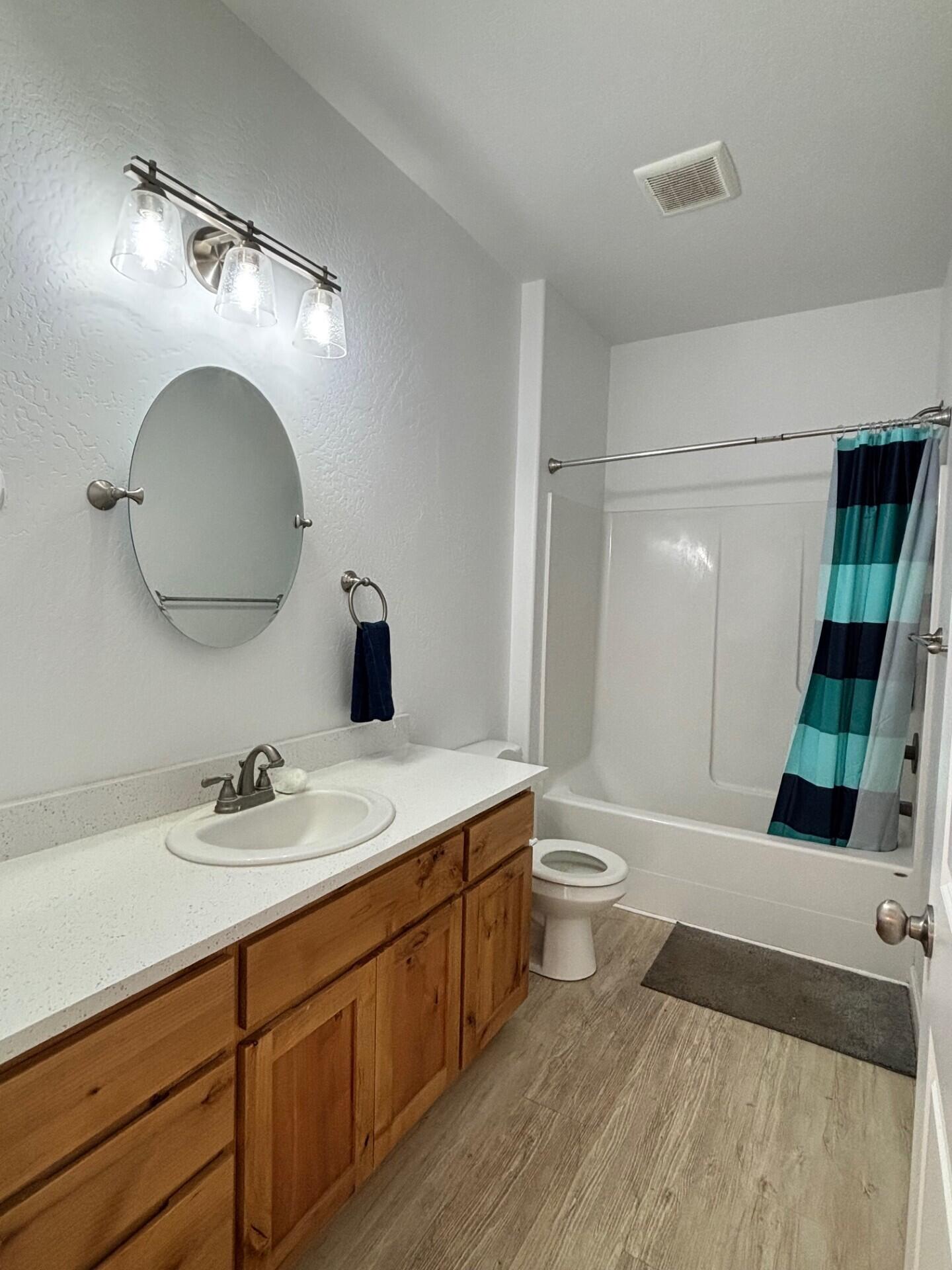 4059 Fern Valley Road Medford, OR 97504 - Photo 23 of 33 Full bath no-2