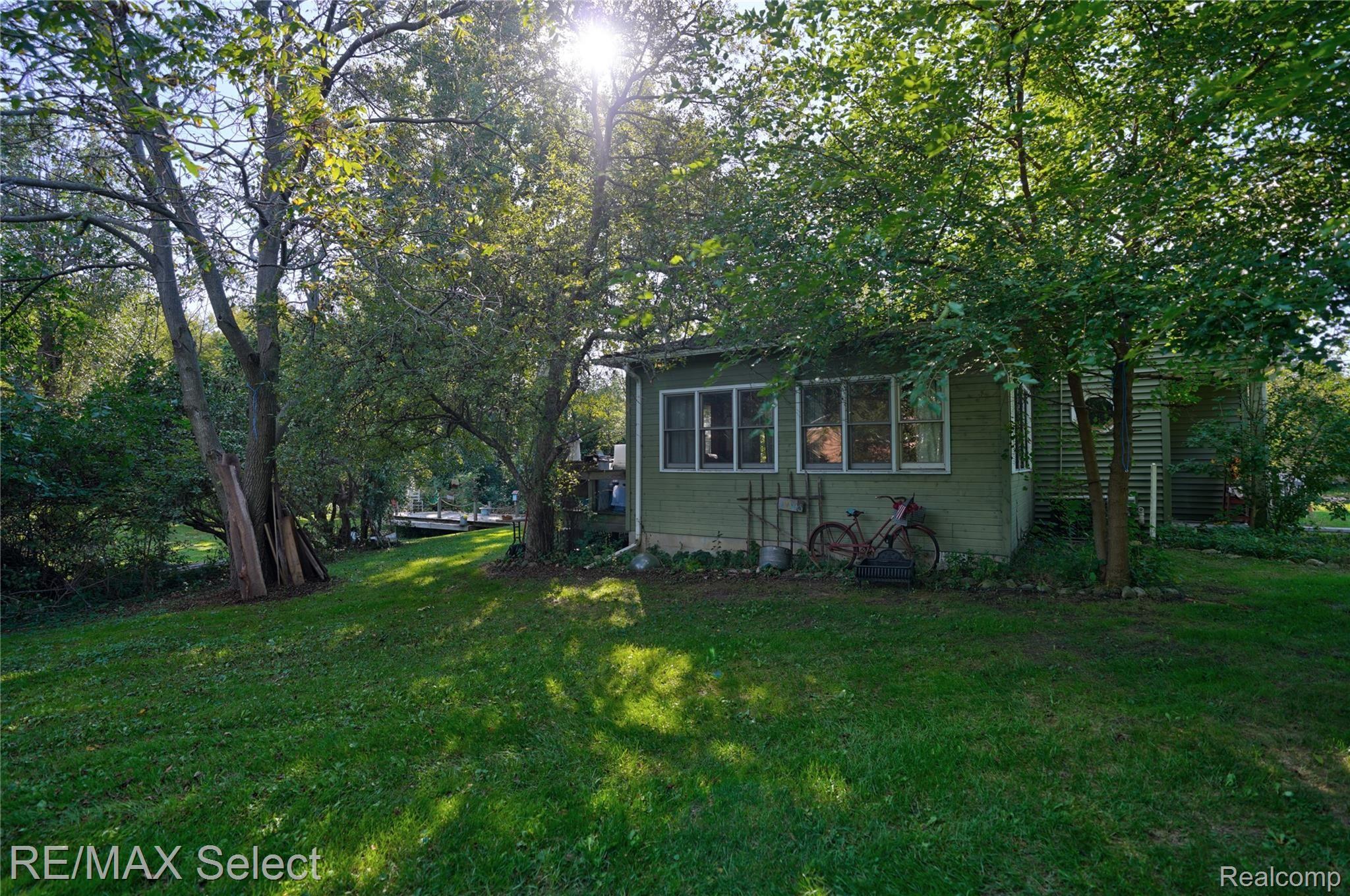 6263 Calkins Road Flint, MI 48532 - Photo 8 of 33 6263 Calkins Rd 12.jpg