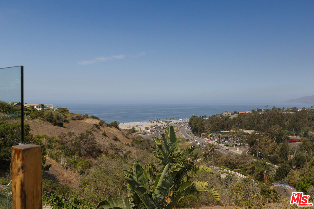 29500 Heathercliff Road, Unit 202 Malibu, CA 90265 - Photo 4 of 30