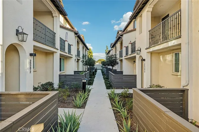 $688,000 | 2520 Valentina Way, Unit 6, Commerce, CA 90040