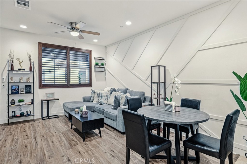 2520 Valentina Way, Unit 6 Commerce, CA 90040 - Photo 4 of 17