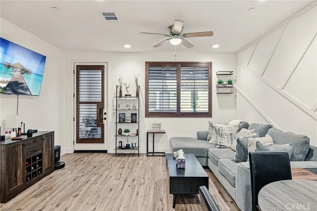 $688,000 | 2520 Valentina Way, Unit 6, Commerce, CA 90040