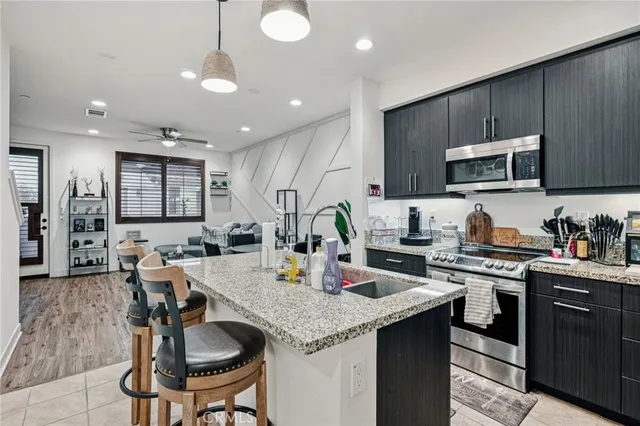 $688,000 | 2520 Valentina Way, Unit 6, Commerce, CA 90040