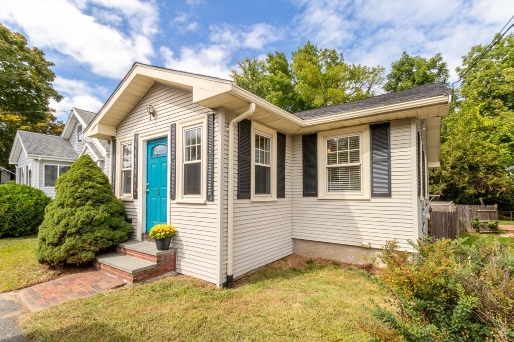 15 Kiely Road Dedham, MA 02026 - Photo 2 of 28