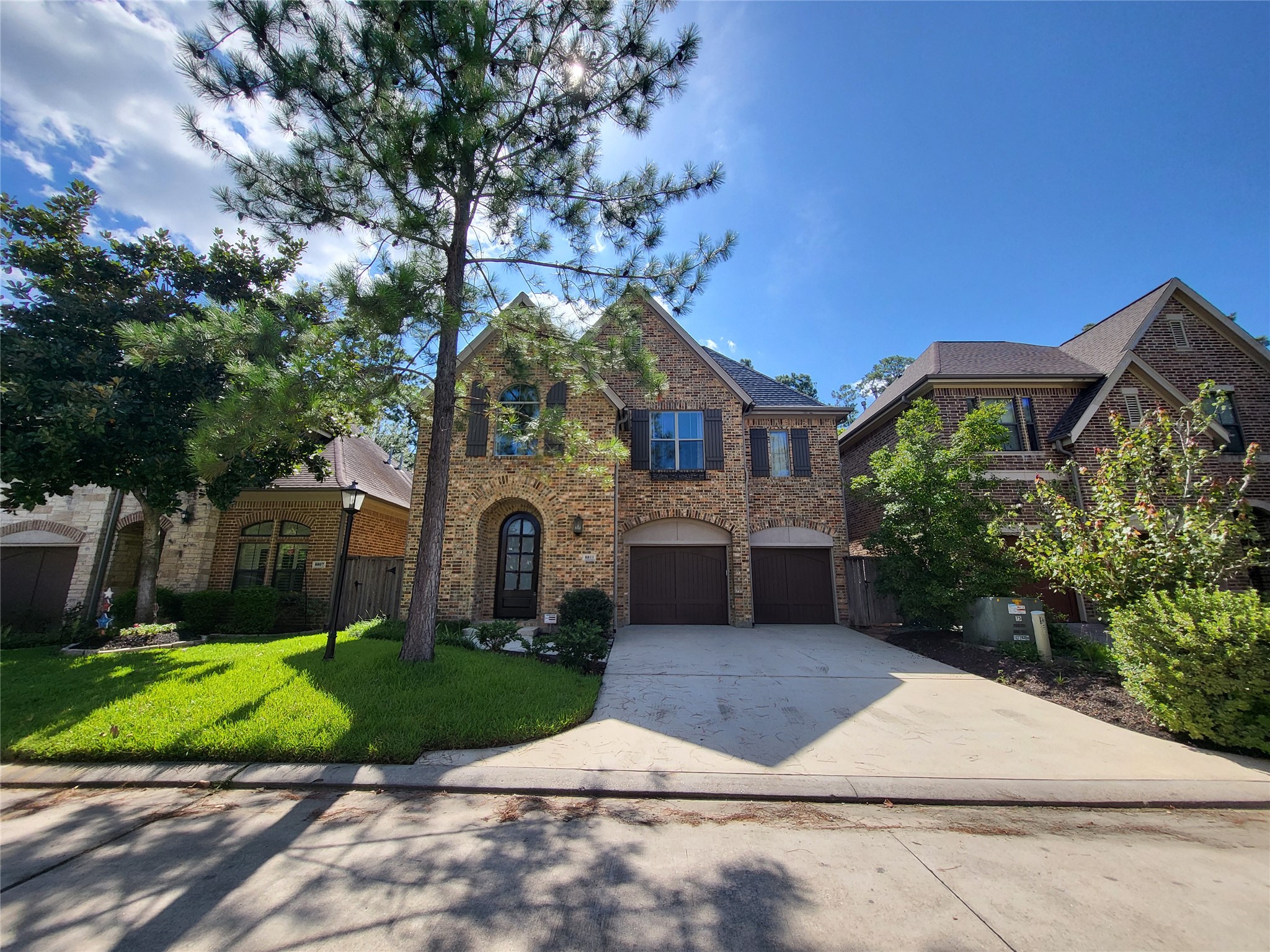 8811 Van Allen Drive The Woodlands, TX 77381 - Photo 3 of 36