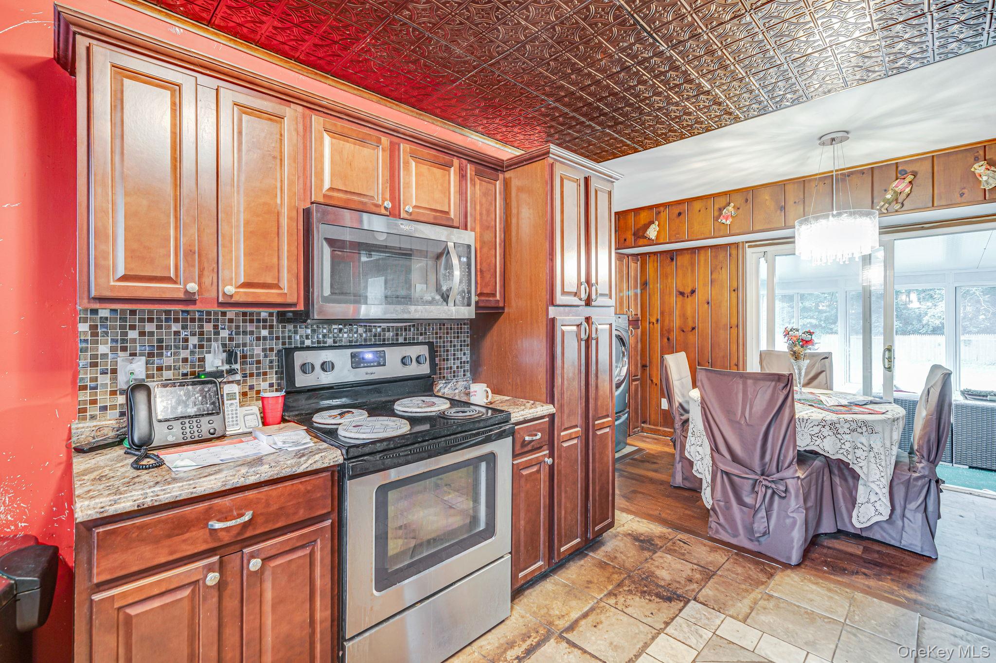 287 Munsell Road Patchogue, NY 11772 - Photo 6 of 21