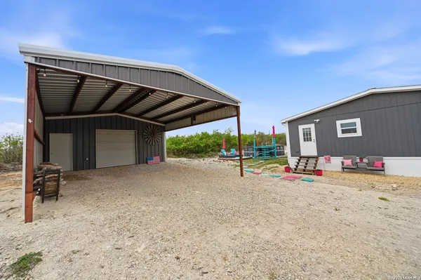 $269,000 | 18622 County Road 5740, Castroville, TX 78009
