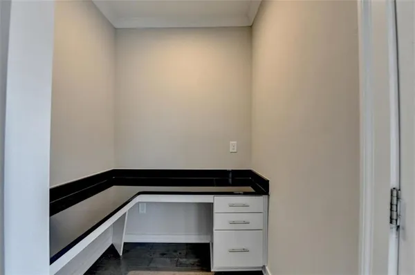 $3,975 | 2083 Holtz Lane, Atlanta, GA 30318