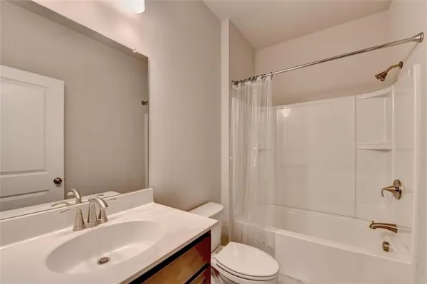 $3,975 | 2083 Holtz Lane, Atlanta, GA 30318