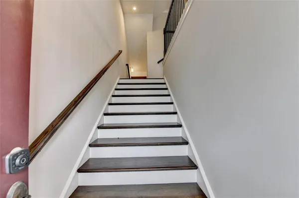 $3,975 | 2083 Holtz Lane, Atlanta, GA 30318