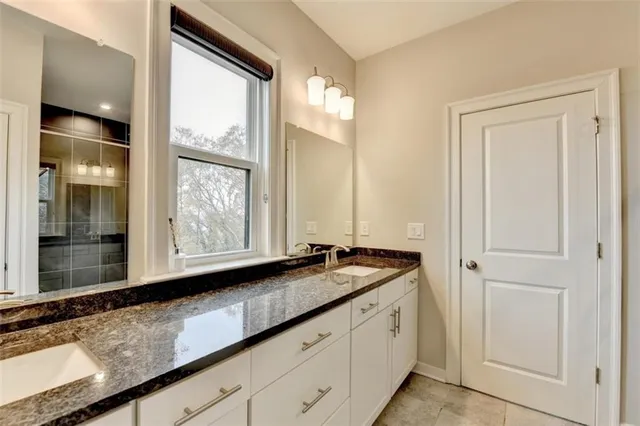 $4,150 | 2083 Holtz Lane, Atlanta, GA 30318