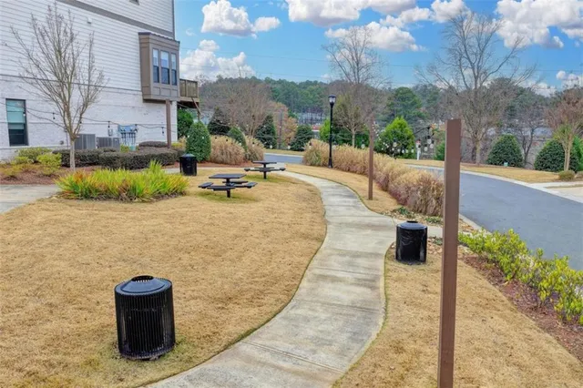 $4,150 | 2083 Holtz Lane, Atlanta, GA 30318