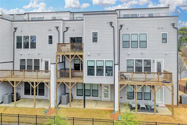 $3,975 | 2083 Holtz Lane, Atlanta, GA 30318