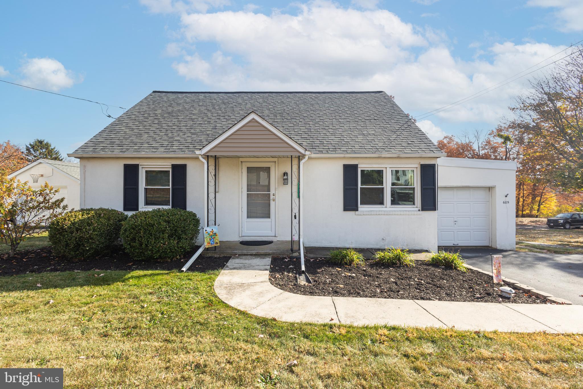 605 North Ridge Road Perkasie, PA 18944 - Photo 1 of 30