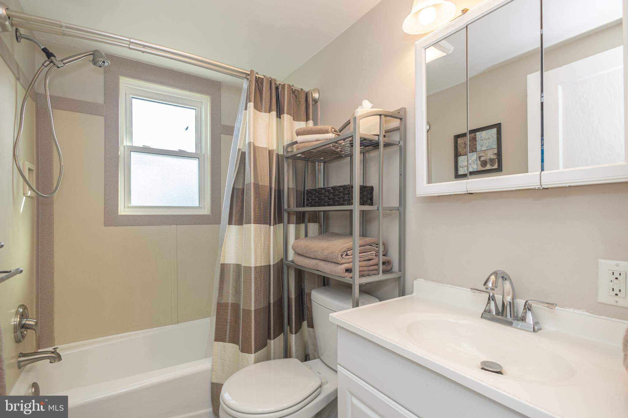 605 North Ridge Road Perkasie, PA 18944 - Photo 23 of 30 1st floor Hall Bath